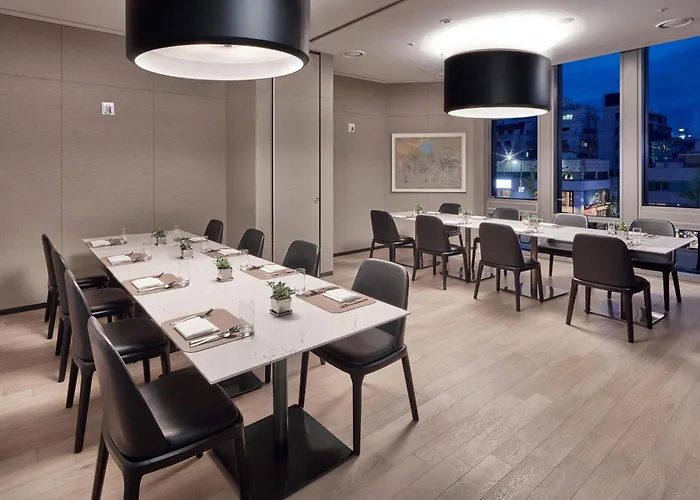 Hotel Four Points By Sheraton Gangnam 4*