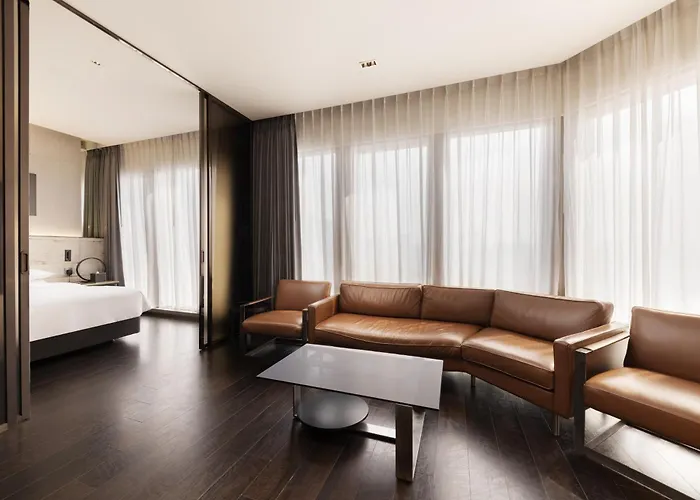 Hotel Four Points By Sheraton Gangnam 4*